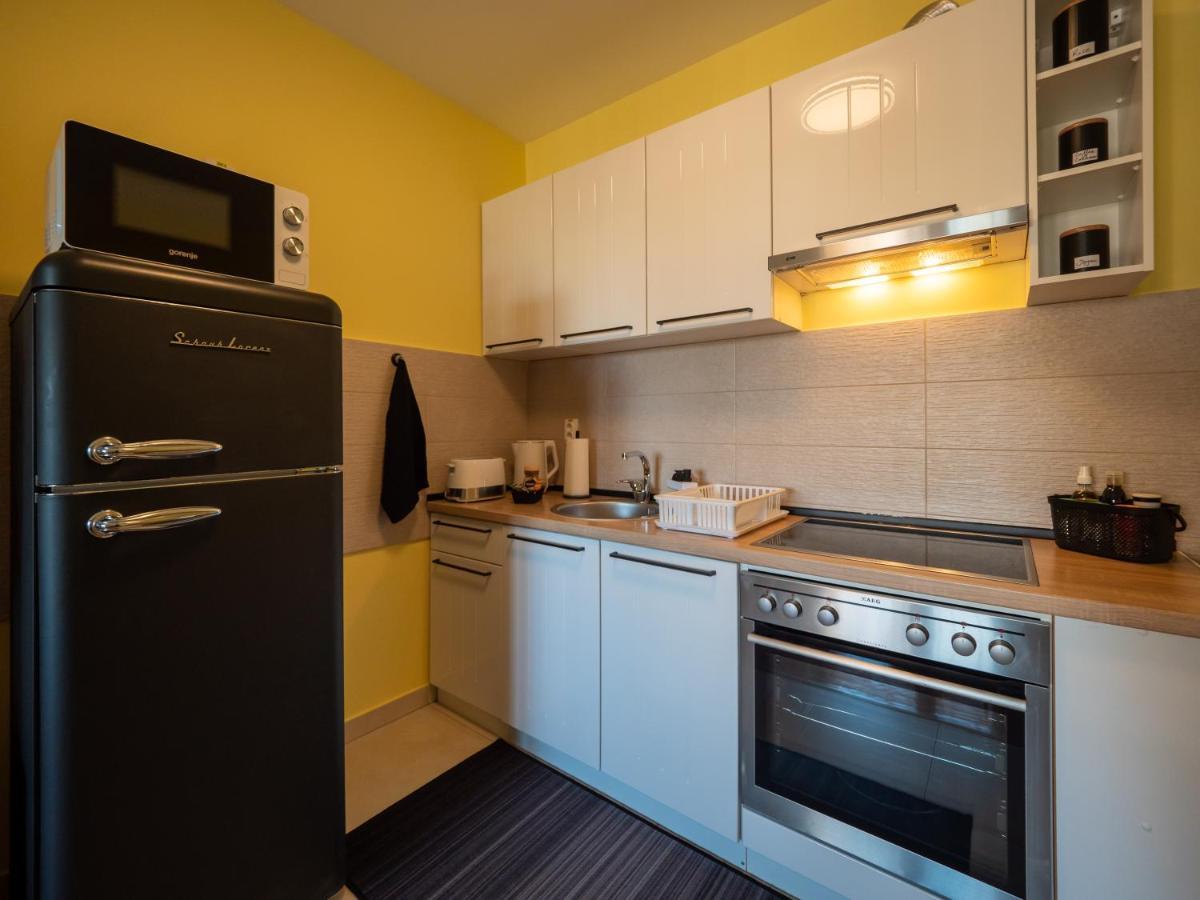 Green Apple Apartment Subotica Buitenkant foto