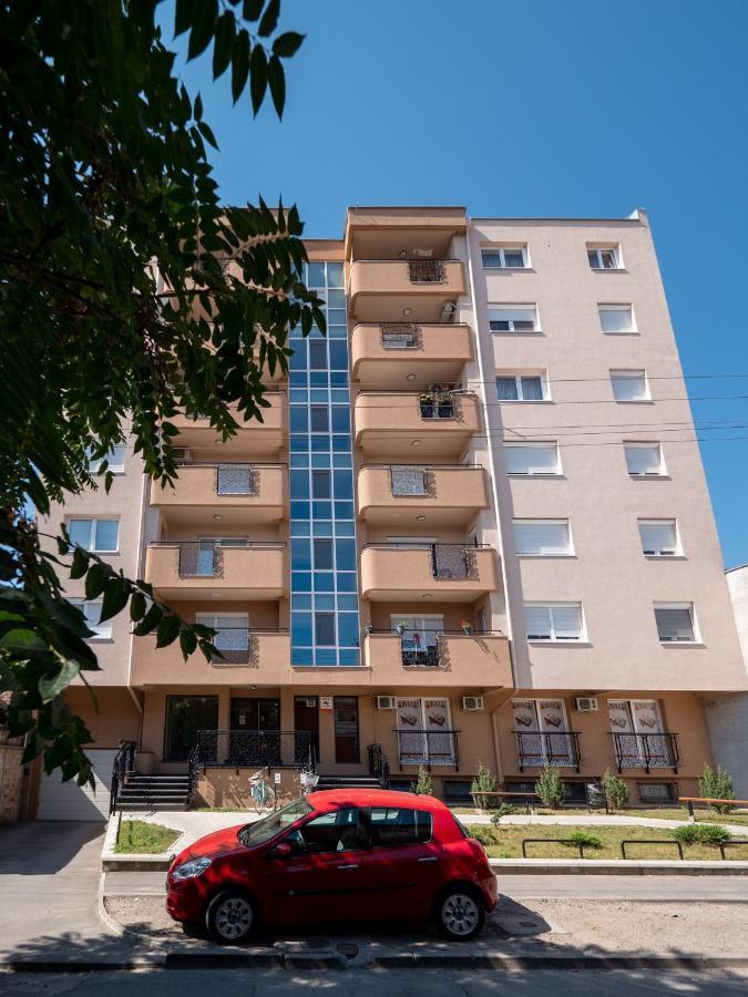 Green Apple Apartment Subotica Buitenkant foto