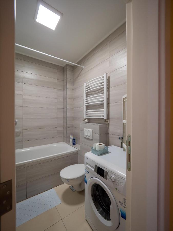 Green Apple Apartment Subotica Buitenkant foto