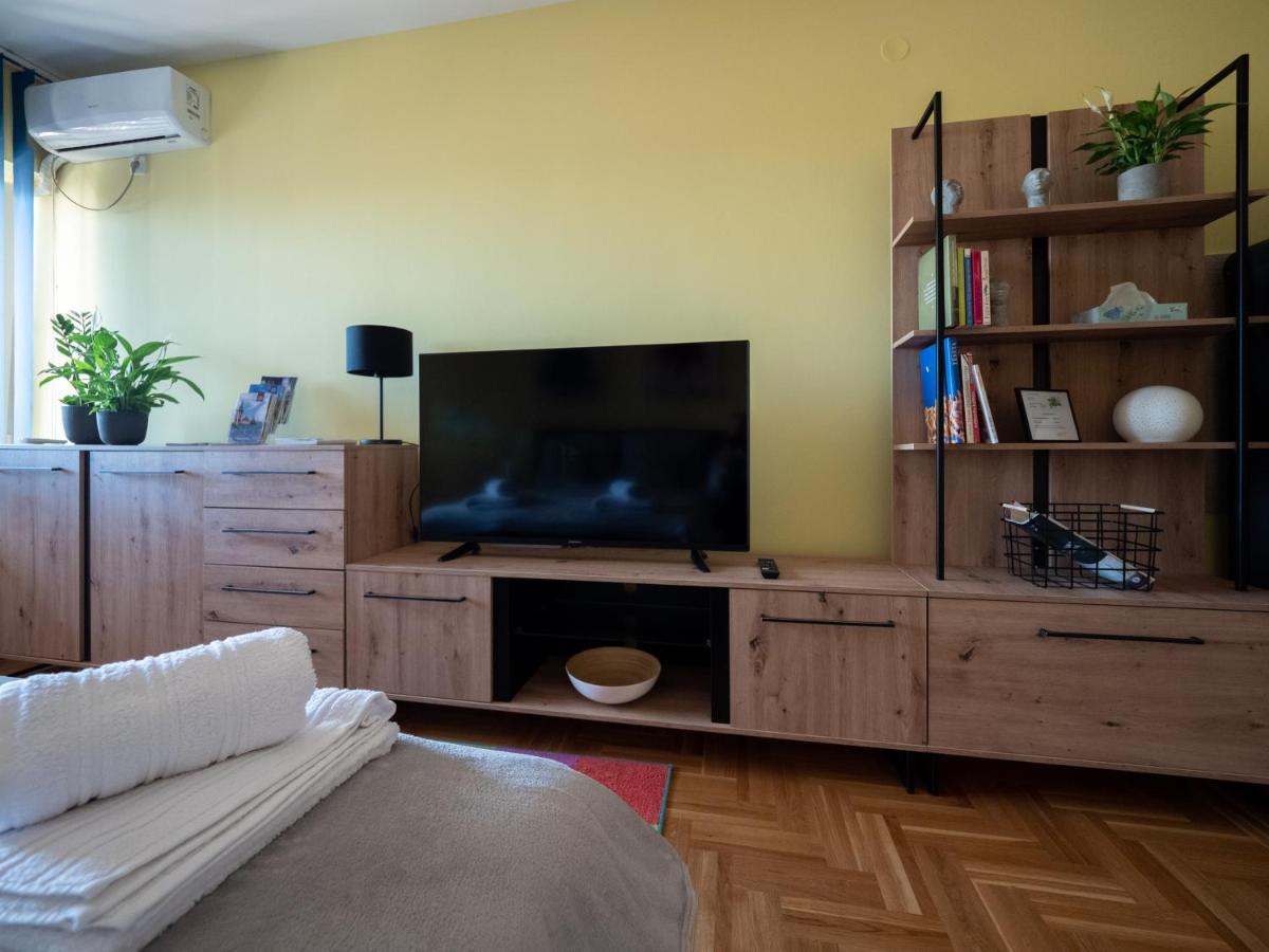 Green Apple Apartment Subotica Buitenkant foto