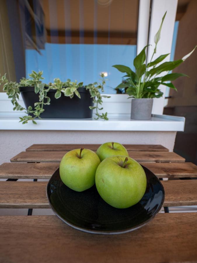 Green Apple Apartment Subotica Buitenkant foto