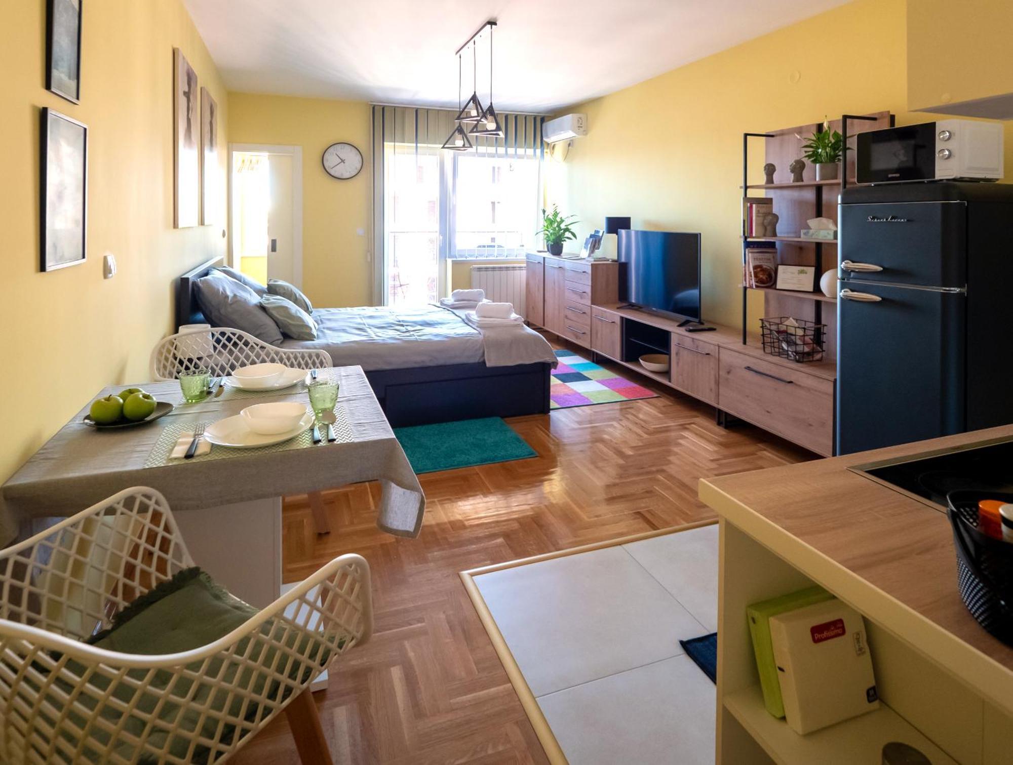 Green Apple Apartment Subotica Buitenkant foto