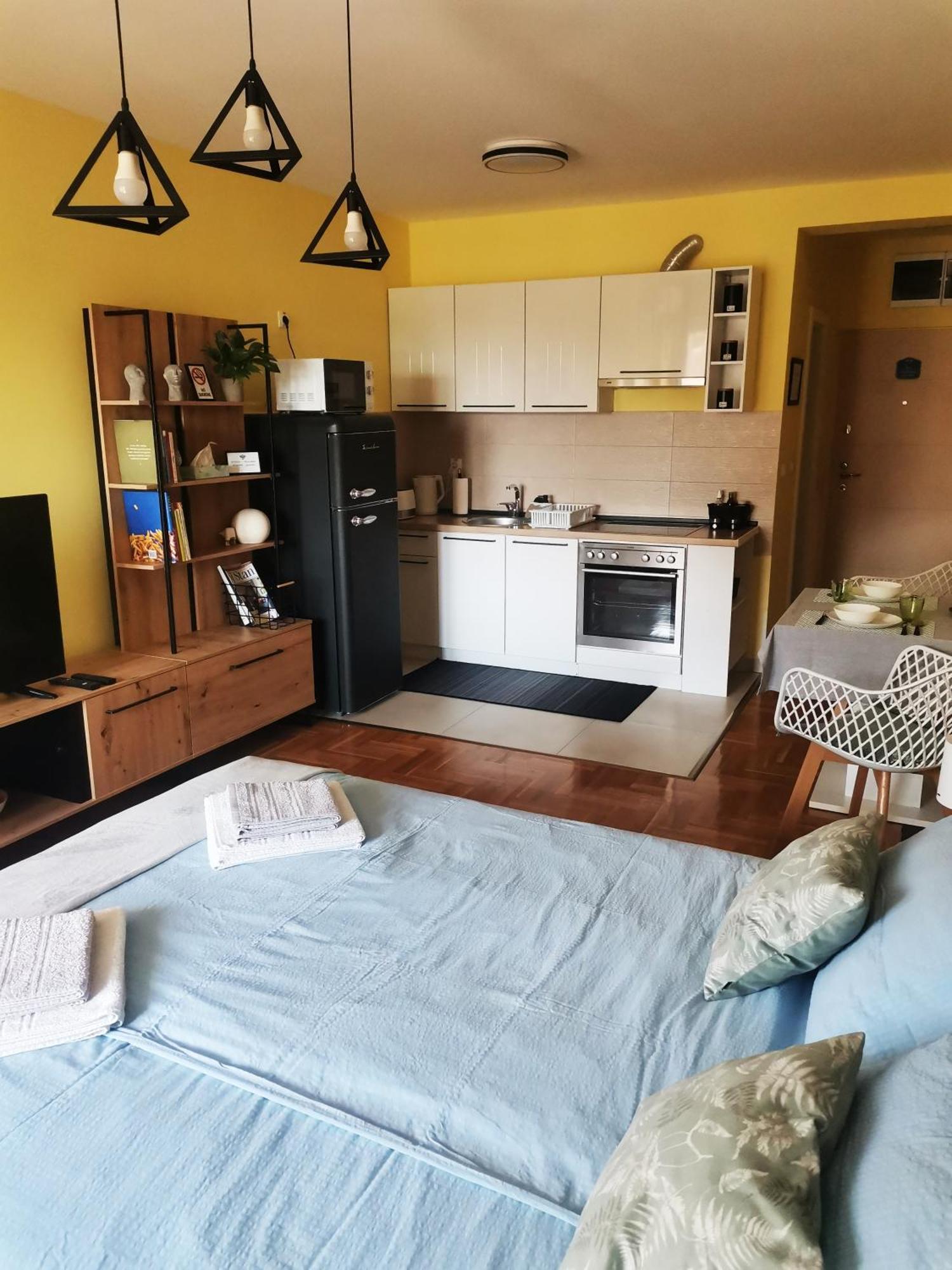 Green Apple Apartment Subotica Buitenkant foto